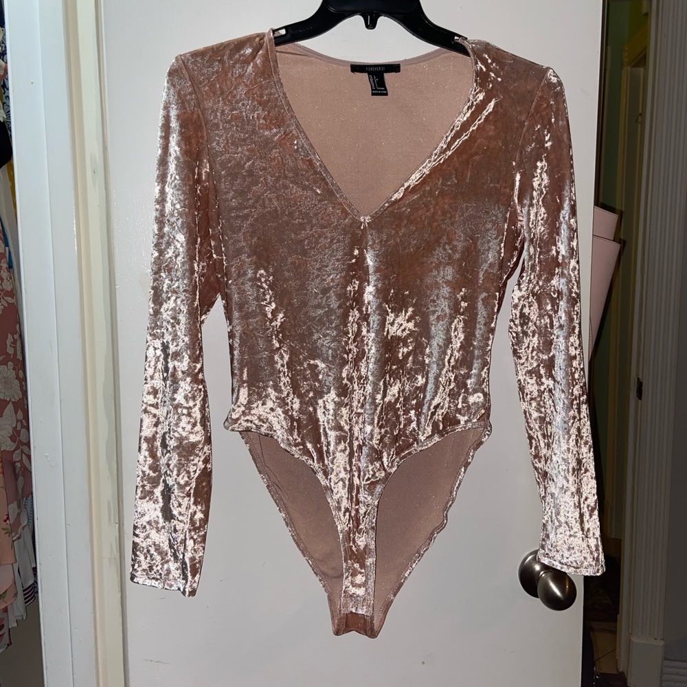 Long sleeve blush pink body suit 💕 size: L